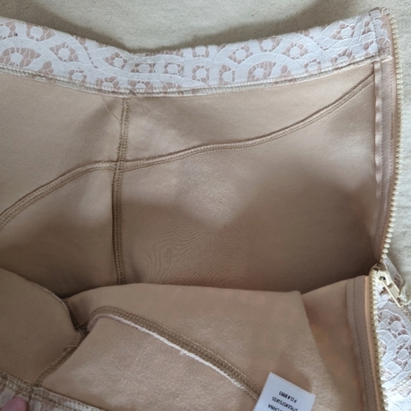 English Factory lace short mini skirt cream white blush pink nude med - Picture 7 of 15